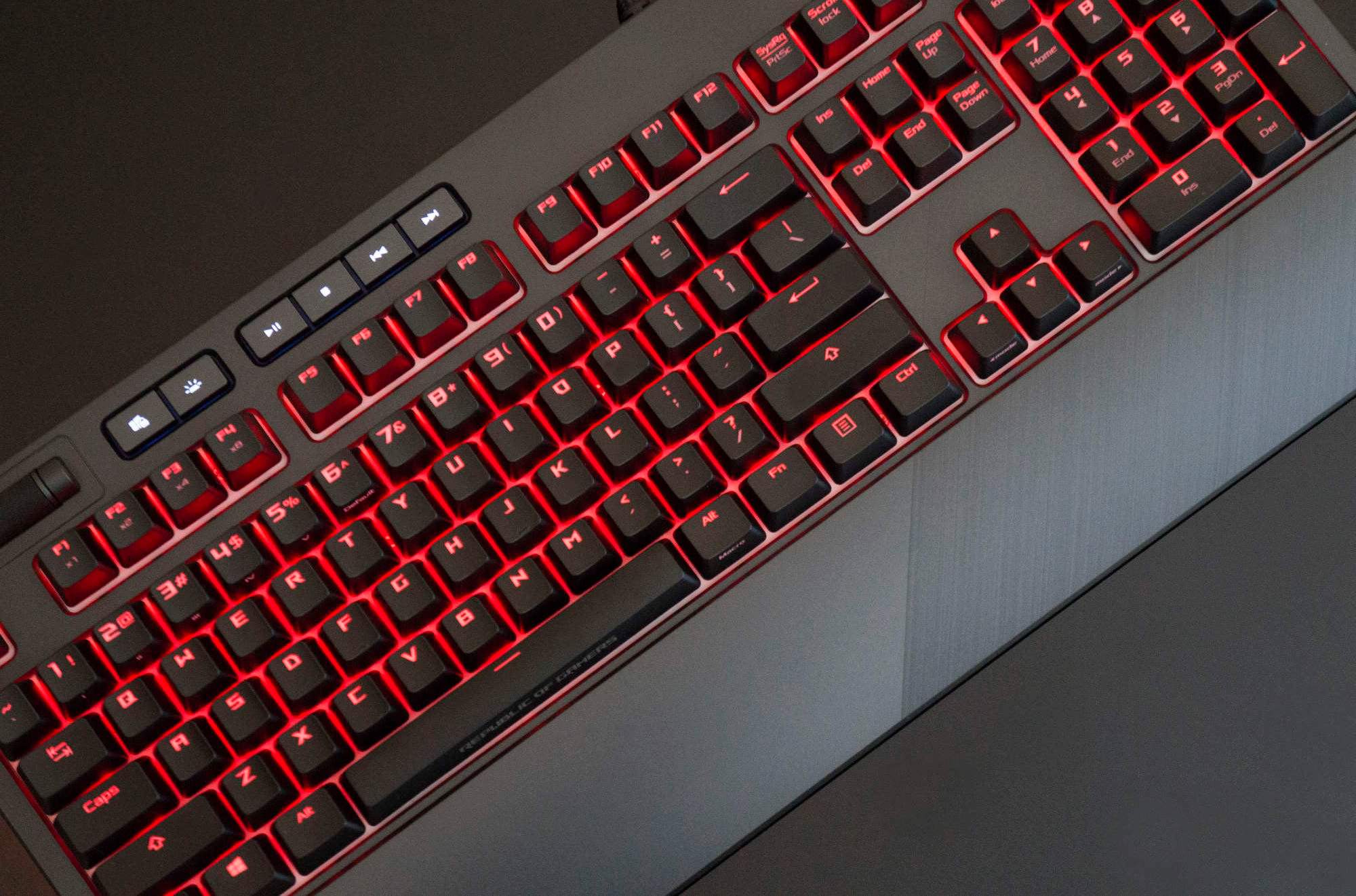 rog strix flare red